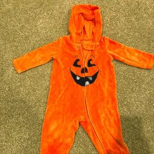 6/9mth One piece zip pumpkin costume with hood.